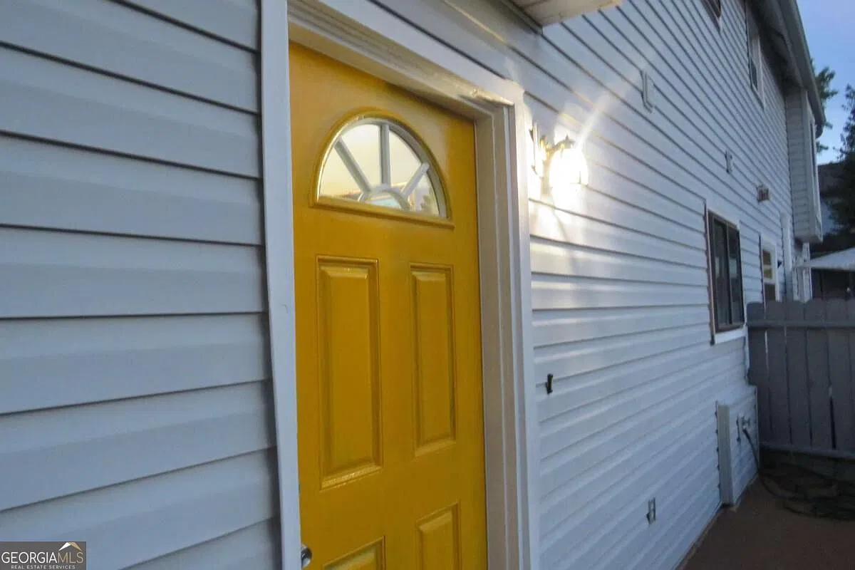 3 bed, 2.5 bath, 1440 sqft, $1,600 — Photo 3