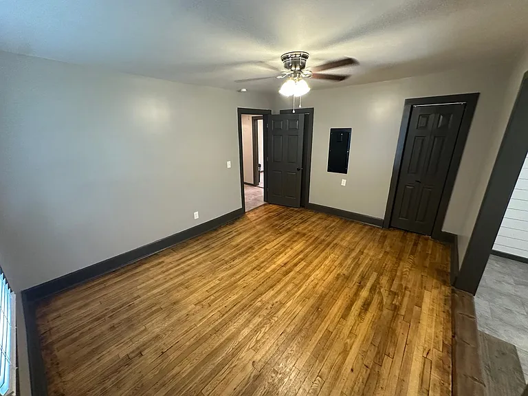 408 Spence Ln — Photo 18