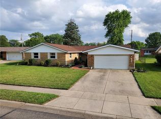 1032 Cottage Court Dr, Fairborn, OH 45324