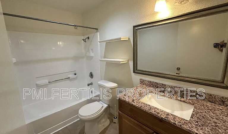 8331 Vineyard Ave #7 — Photo 14