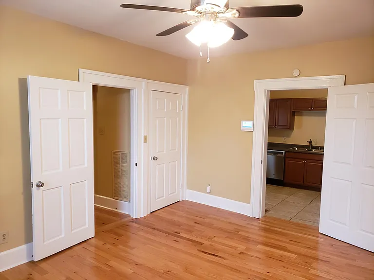 105 S McLemore Ave #2 — Photo 5