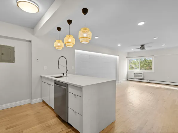 333 Grand Ave APT 1I, Palisades Park, NJ 07650