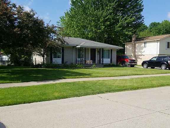 3rd image of 19300 Edward Ct