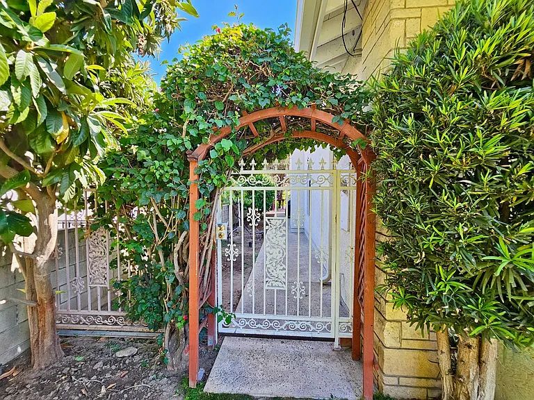 482 W Palm Dr — Photo 29