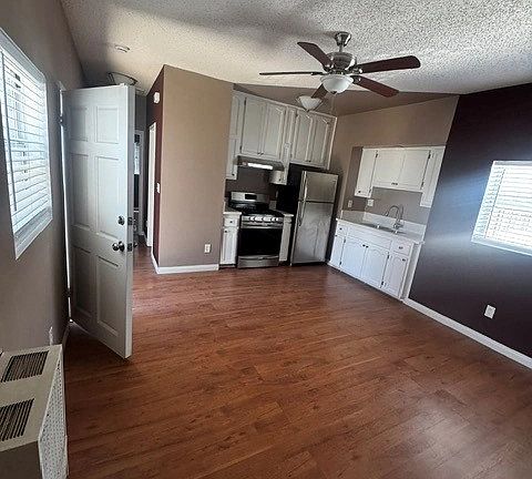 2nd image of 730 W 73rd St #734