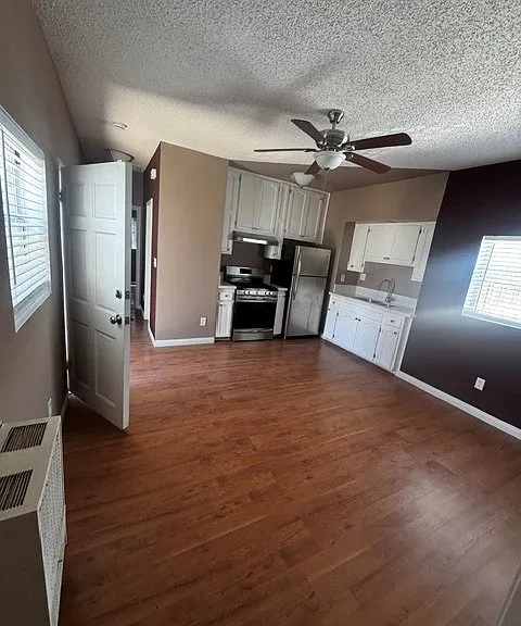 730 W 73rd St #734 — Photo 2