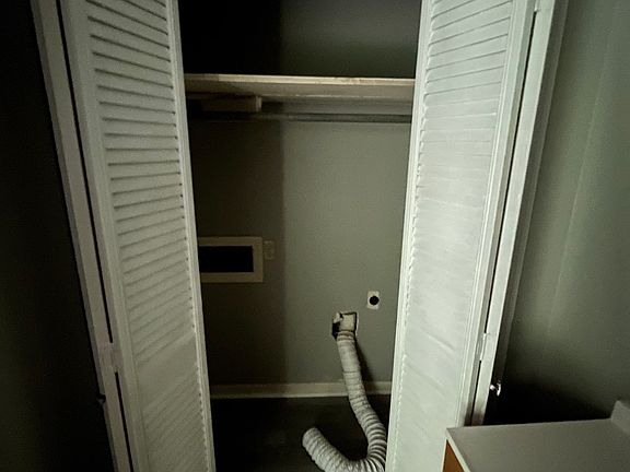 4th image of 607 English St #613