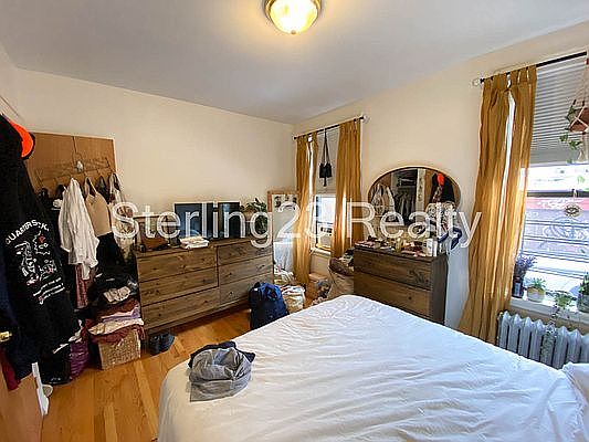 5th image of 2119 27th St #4A