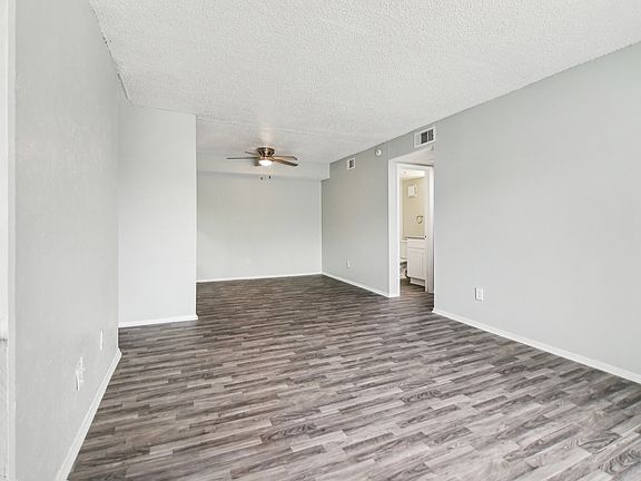 5th image of 240 W Rochelle Rd #324