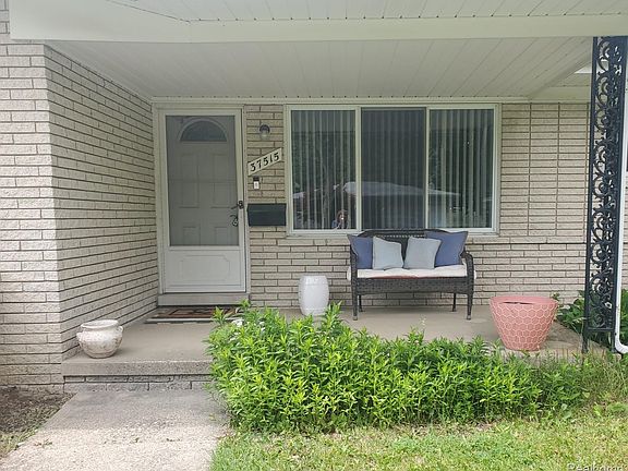 3rd image of 37515 Agar Dr