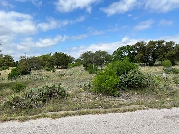 4th image of 1400 & 1402 Sioux