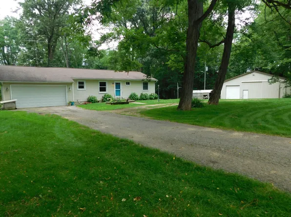 57868 Territorial Rd, Lawrence, MI 49064