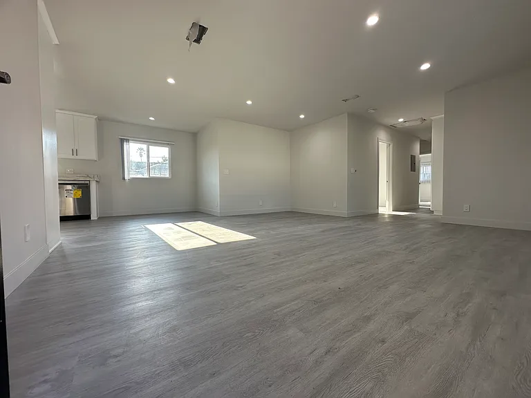 1145 S Holt Ave #7 — Photo 1