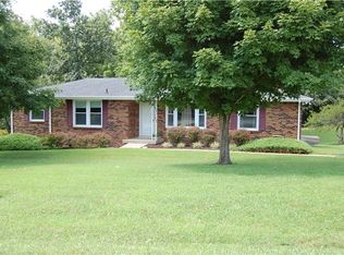 902 Lucy Ln, Clarksville, TN 37043