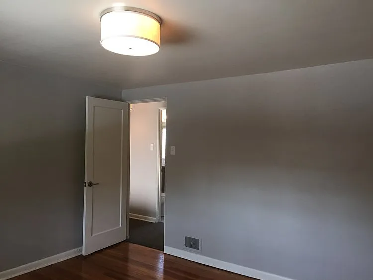2 bed, 850 sqft, $1,995 — Photo 4