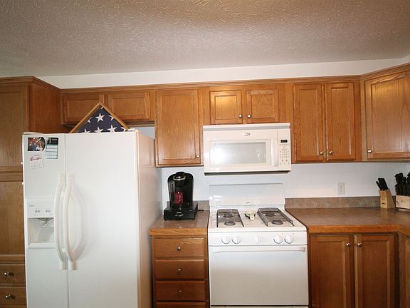 3rd image of 29581 Newcastle Dr