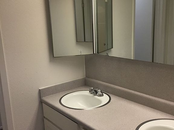 3rd image of 1587 S Foothill Dr APT 14