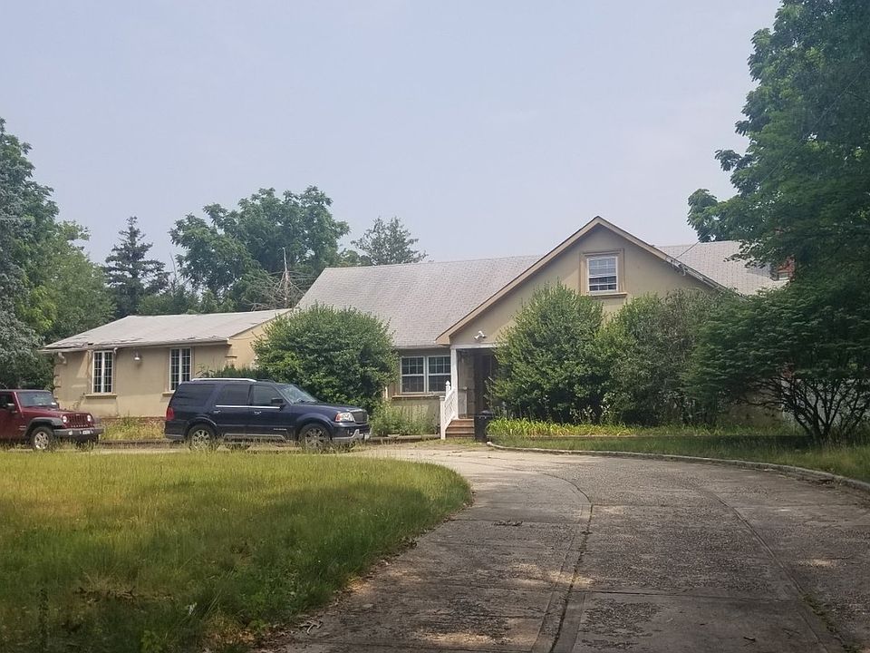 1st image of 240 W 22nd St