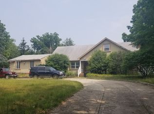 240 W 22nd St, Huntington, NY 11743
