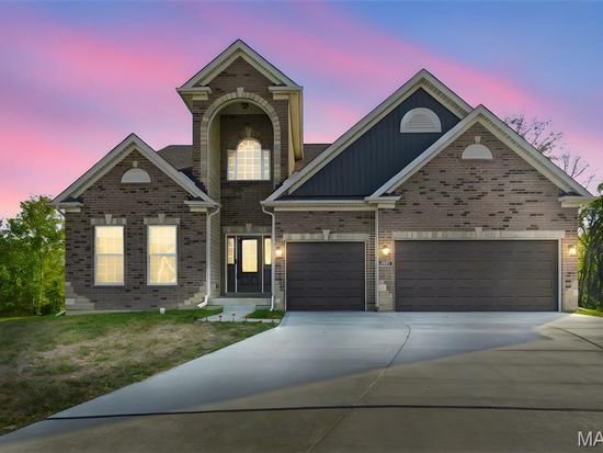 8032 Cotswald Trl, Cottleville, MO 63304