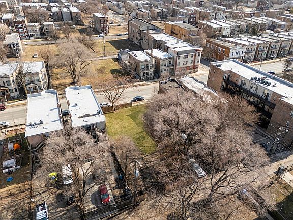 4th image of 1432 S Central Park Ave