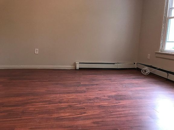 4th image of 532 Glenwood Ave APT 3