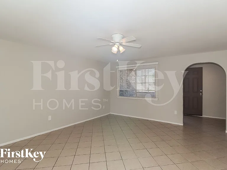 13633 N 20th Ln — Photo 9