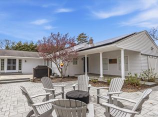 15 Gardners Ln, Hampton Bays, NY 11946