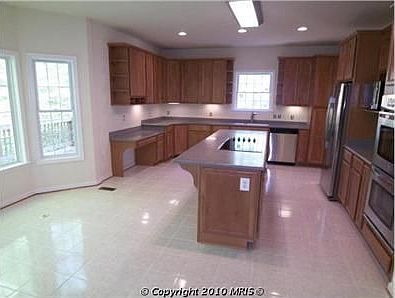 5th image of 8092 Washington Dr