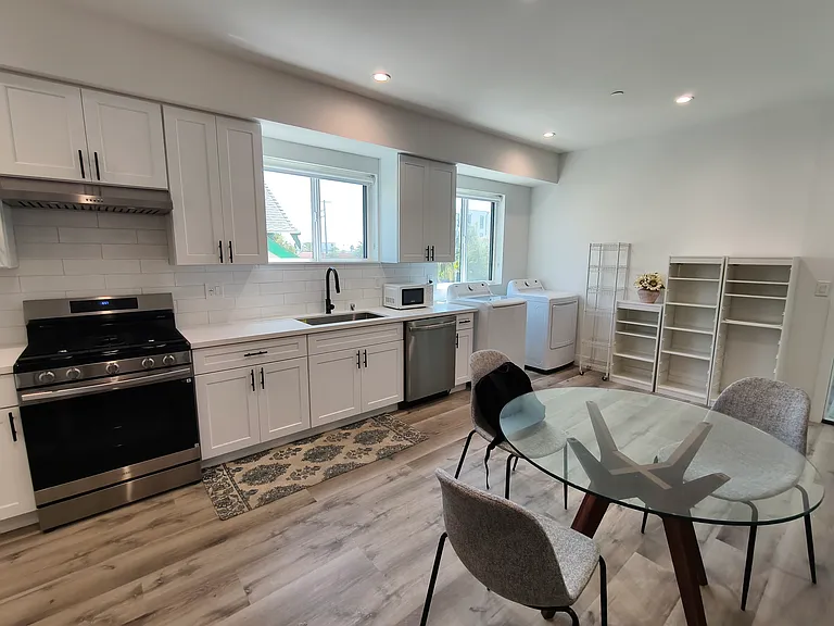 3020 S Normandie Ave #B2 — Photo 15