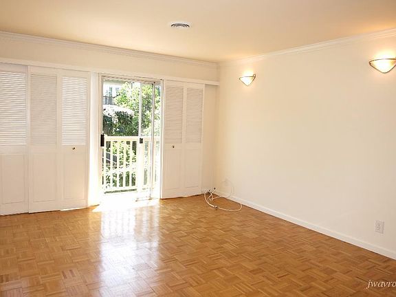 2nd image of 1911 Greenwich St APT 10