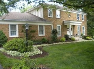 5905 Willow Knoll Dr, Derwood, MD 20855