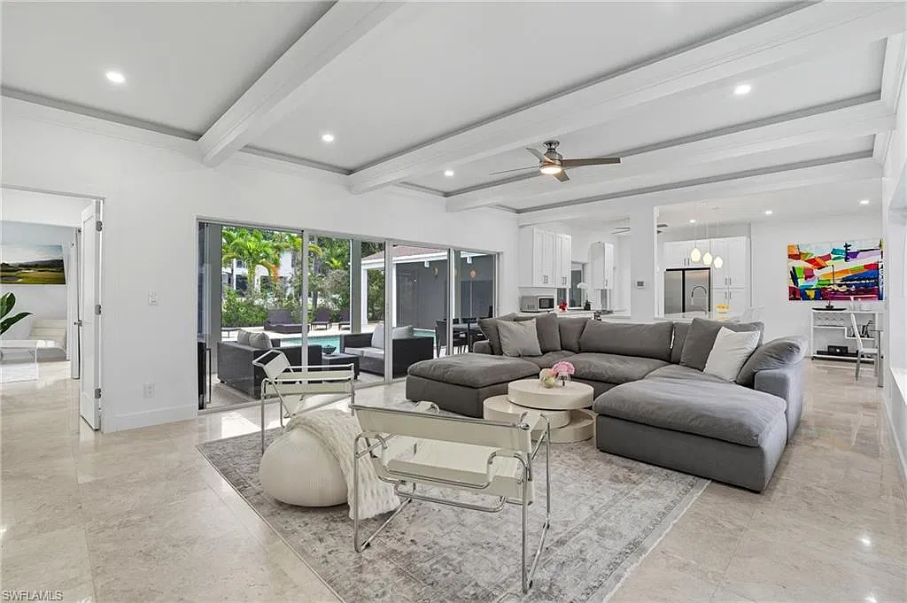 4 bed, 3.5 bath, 2260 sqft, $20,000 — Photo 3