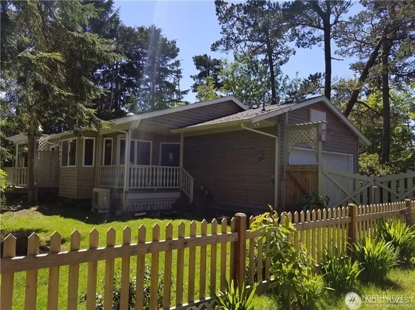 1726 271st Place, Ocean Park, WA 98640