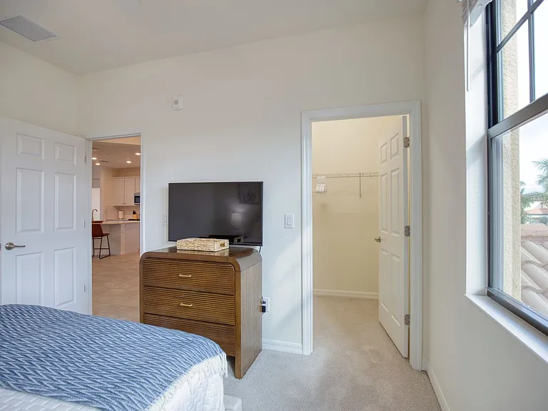10046 Crooked Creek Dr #202 — Photo 32