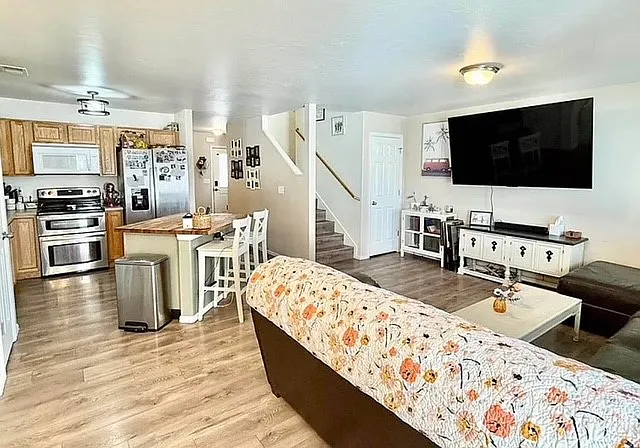Livingroom - Kitchen Combination