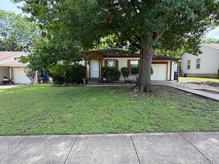 1414 Cedar Crest Dr — Photo 1