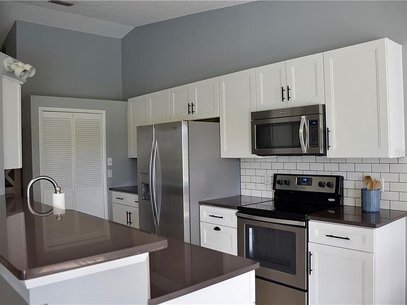 3rd image of 7948 Murcott Cir