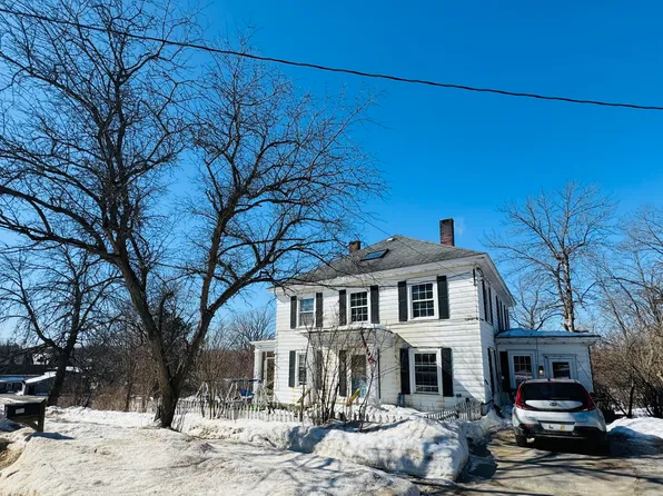 13 Oak St, Champlain, NY 12919