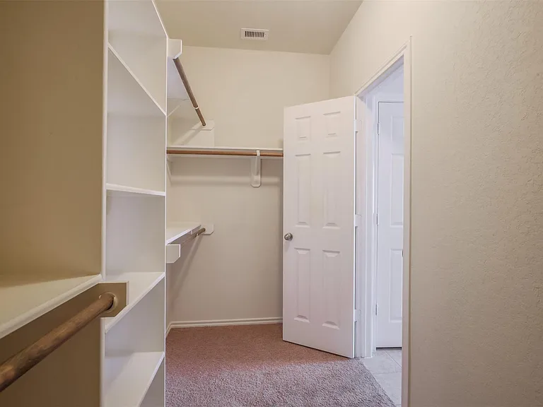 8730 Sunny Gallop Dr — Photo 27