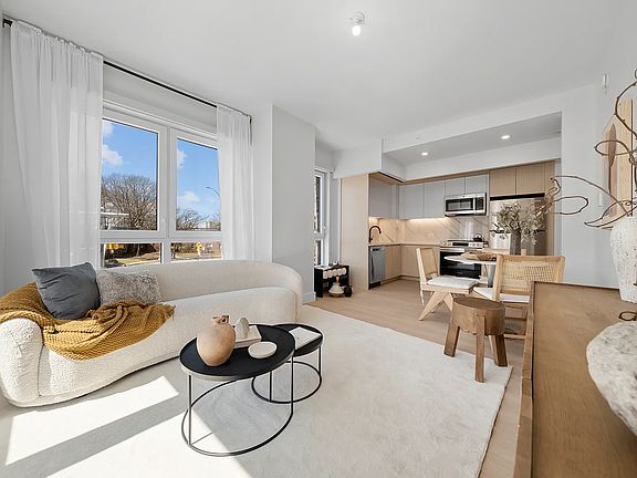 5th image of 77-63 Vleigh Pl #409