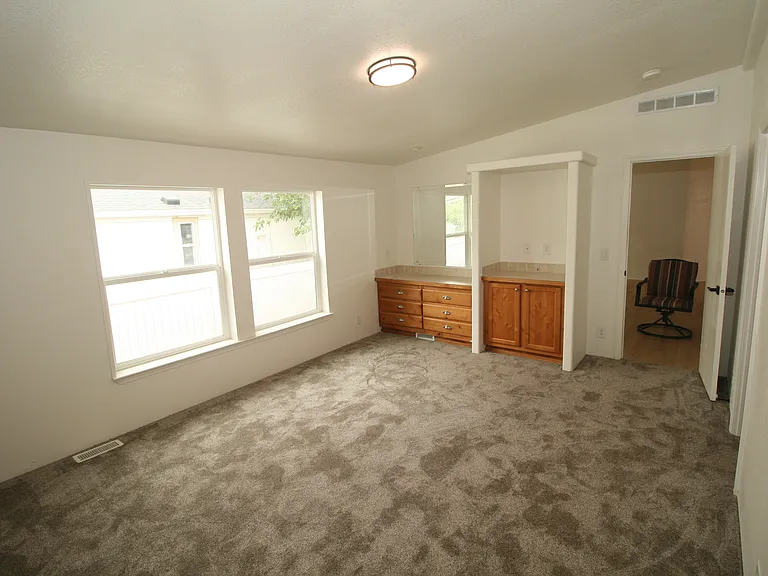 49 N 3820 W — Photo 12