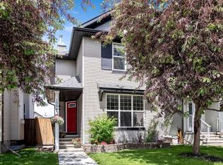 159 Cranberry Grn SE, Calgary, AB T3M 1L3