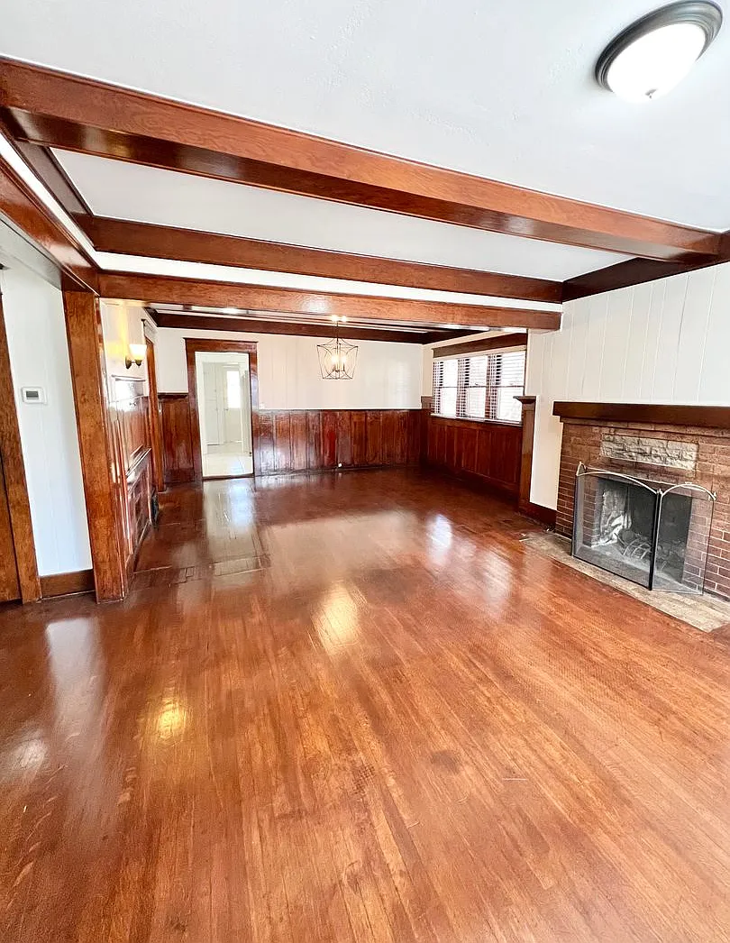 1243 E Ocean Blvd — Photo 1