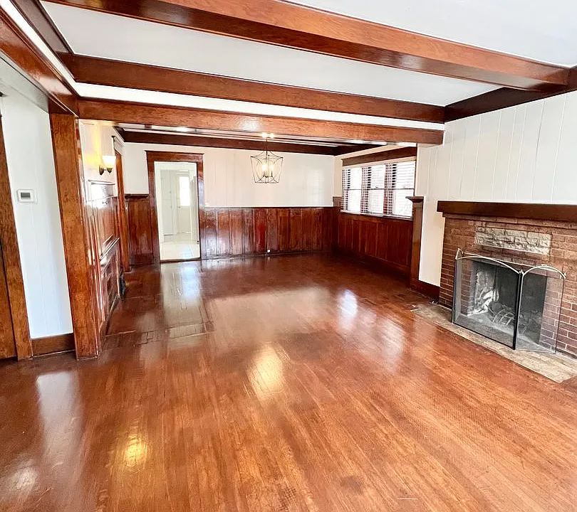 1243 E Ocean Blvd