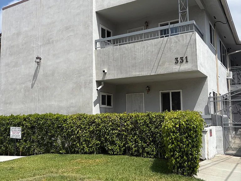 331 Cameron Pl #7 — Photo 1