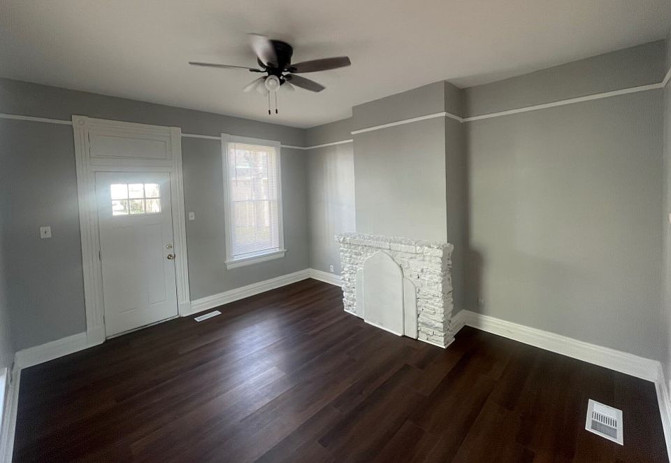 1st image of 124 Linden St Unit 1