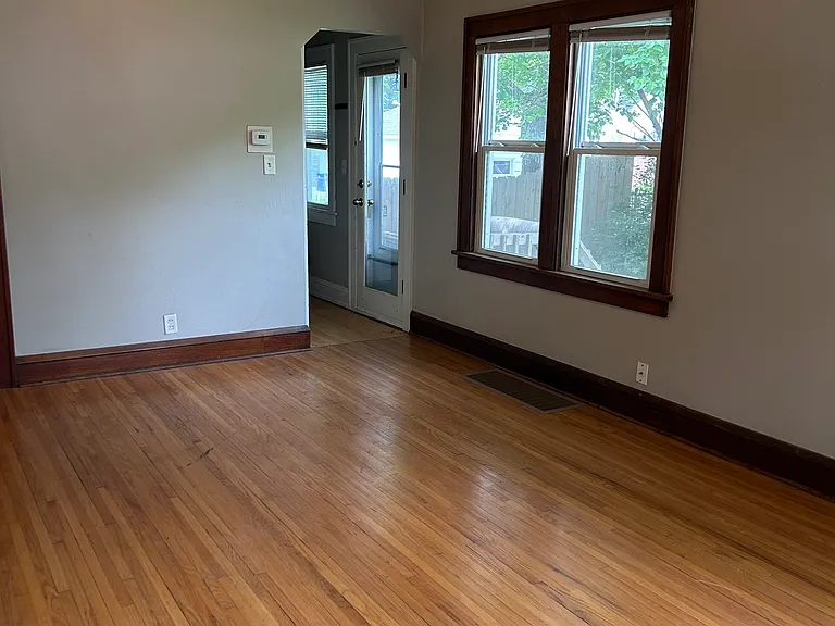 992 Randolph Ave — Photo 6