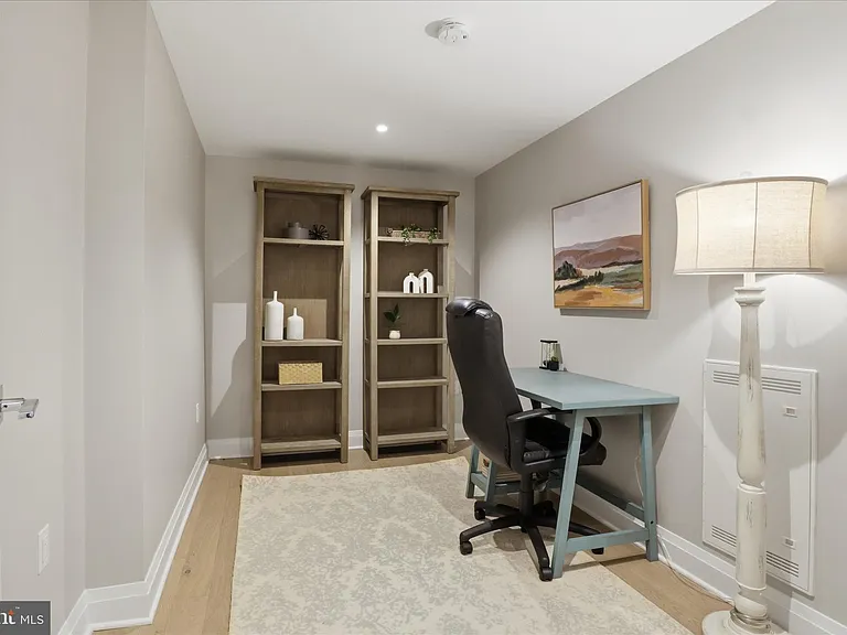 925 N Fairfax St #311 — Photo 8