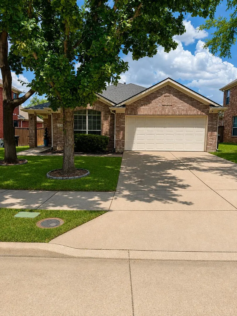 11330 Henderson Dr — Photo 1